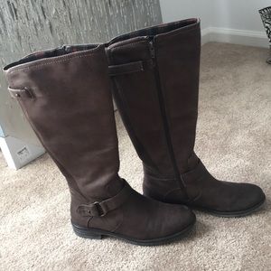 Brown BareTraps boots